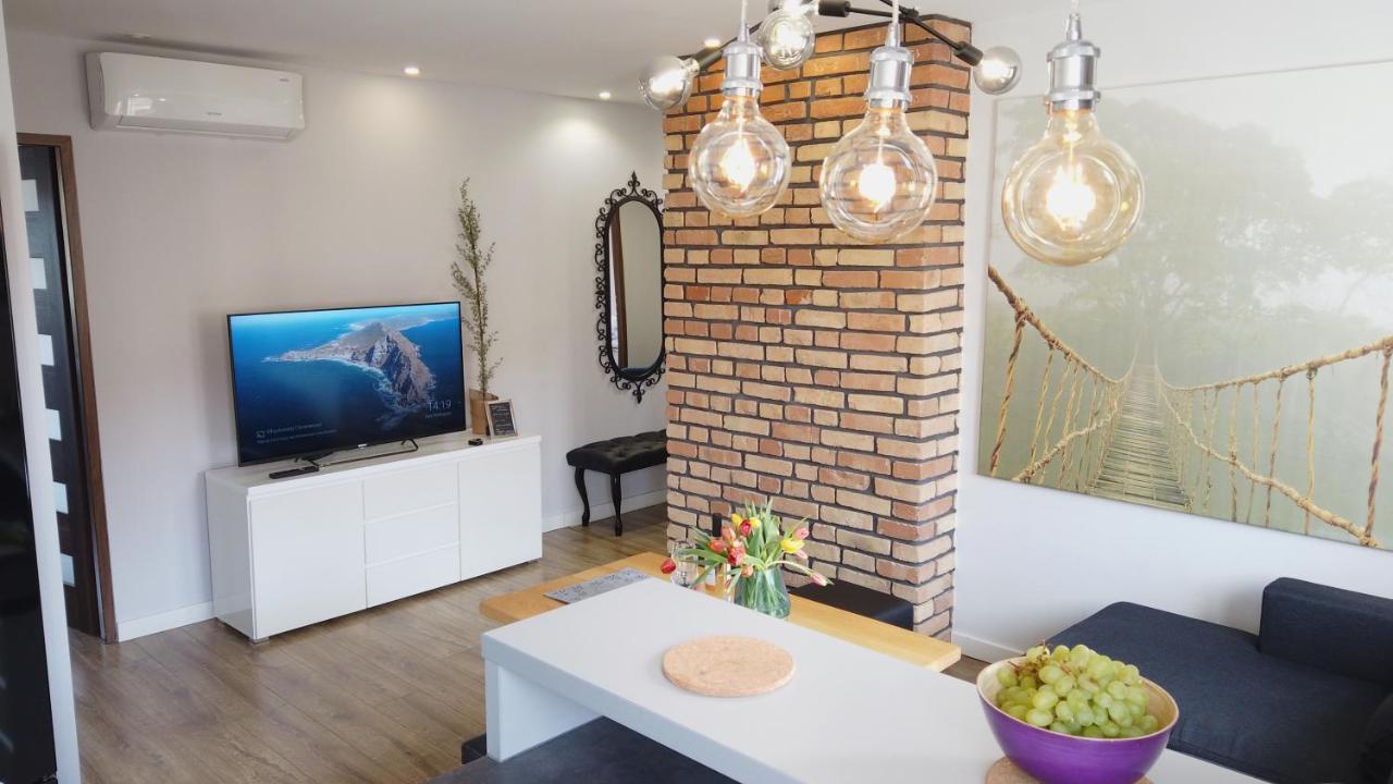 Apartament Bieszczady Apartment Ustrzyki Dolne Bagian luar foto