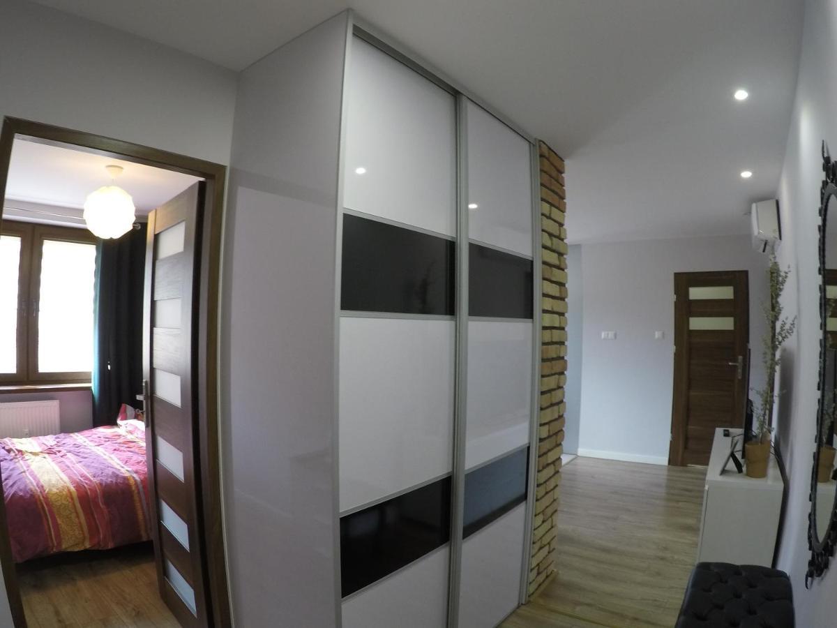 Apartament Bieszczady Apartment Ustrzyki Dolne Bagian luar foto